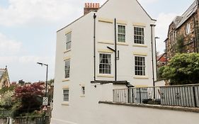 Trillo House